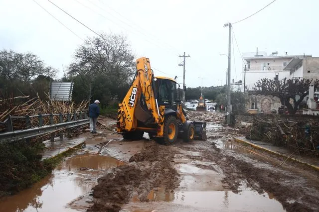 Πλημμύρες στην περιοχή της Ραφήνας από την κακοκαιρία "Erminio"
