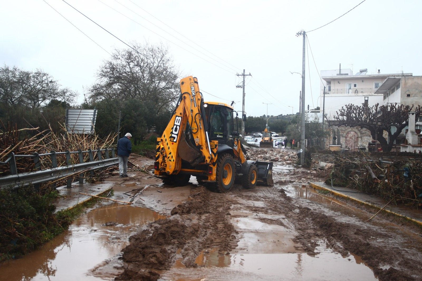 Η κακοκαιρία Erminio σάρωσε τη χώρα - Ένας νεκρός και πολλά προβλήματα