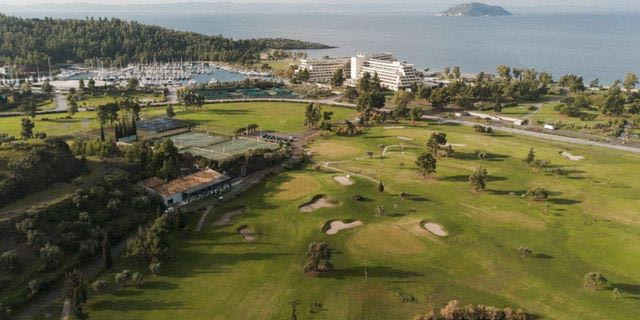 To Porto Carras Grand Resort υποδέχεται τον Λευτέρη Λαζάρου
