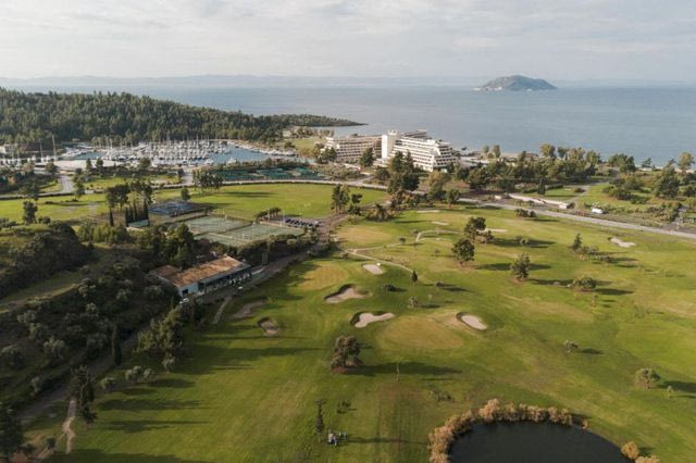 To Porto Carras Grand Resort υποδέχεται τον Λευτέρη Λαζάρου