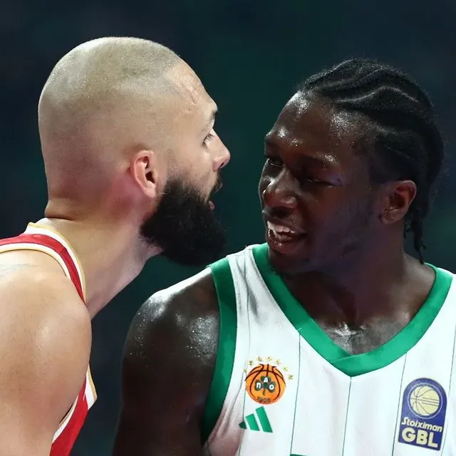 Ο Φουρνιέ τουίταρε εναντίον του Ναν για τον Βεζένκοβ