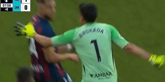 Η ασύλληπτη ποινή που επιβλήθηκε στον Αντράδα για τη μπουνιά σε αντίπαλο στο Ουέσκα-Σαραγόσα