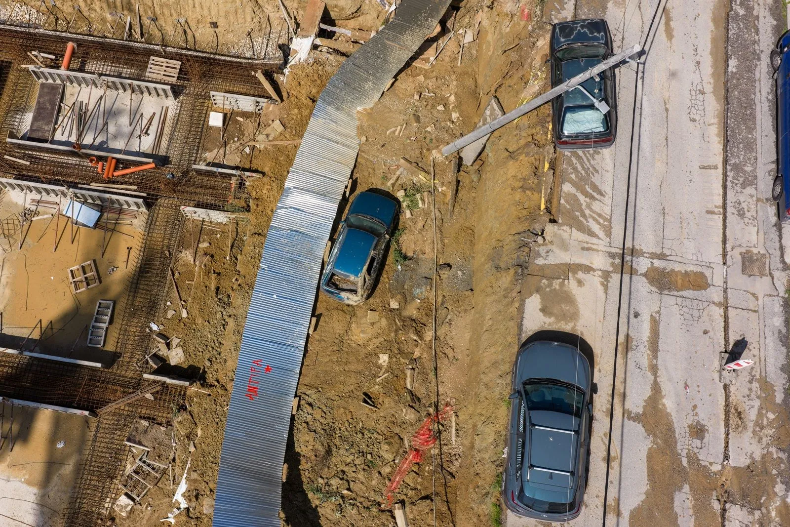 Θεσσαλονίκη: Υποχώρησε το έδαφος κατά τη διάρκεια εργασιών - Μία σύλληψη