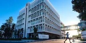 Νέοι δικηγόροι αλλάζουν το τοπίο: Πώς οι σπουδές Νομικής οδηγούν σε θεσμική συμμετοχή