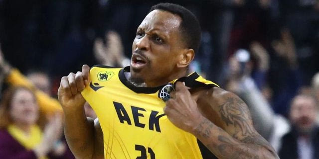 Διπλό χτύπημα σε Μπανταλόνα και Μούρθια από ΑΕΚ και ΠΑΟΚ