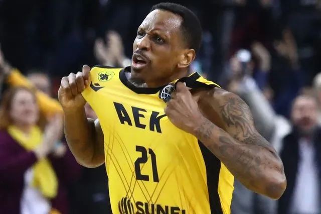 Διπλό χτύπημα σε Μπανταλόνα και Μούρθια από ΑΕΚ και ΠΑΟΚ