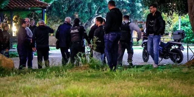 Άγιος Δημήτριος: Βρέθηκε το μαχαίρι της δολοφονίας – Το είχε κρύψει ο 20χρονος στην ταράτσα