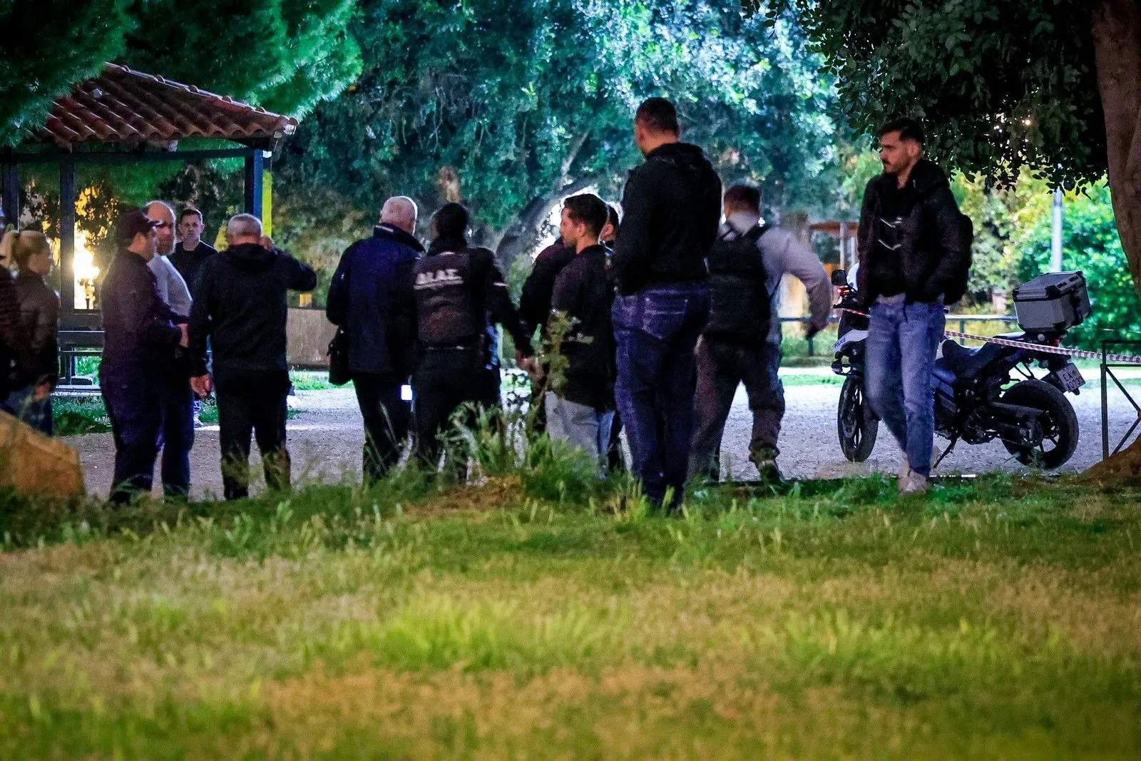 Άγιος Δημήτριος: Βρέθηκε το μαχαίρι της δολοφονίας - Το είχε κρύψει ο 20χρονος στην ταράτσα