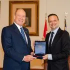 Το Μετάλλιο του Δήμου Αθηναίων στον πρίγκιπα Αλβέρτο Β’ του Μονακό