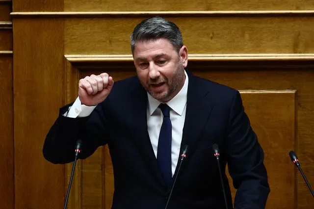 Ανδρουλάκης προς Μητσοτάκη: Εκλογές για να αναπνεύσει η χώρα