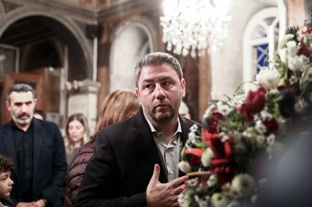 Στον Επιτάφιο στην Πλάκα παρευρέθηκε ο Νίκος Ανδρουλάκης