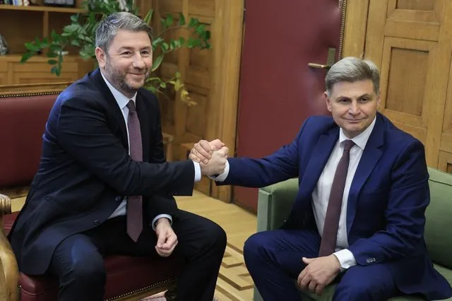 Συνάντηση Νίκου Ανδρουλάκη με Νικόλα Φαραντούρη