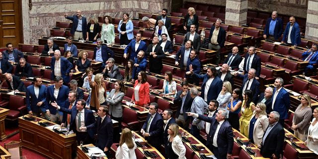 ΟΠΕΚΕΠΕ και υποκλοπές στην φαρέτρα της αντιπολίτευσης