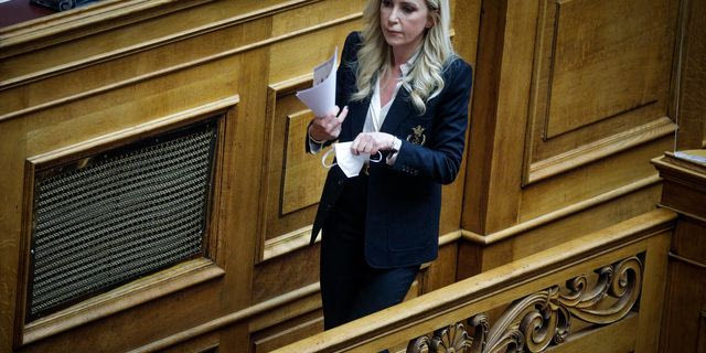 Φωτεινή Αραμπατζή