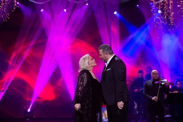 Εορταστικό πρόγραμμα: Τι θα δούμε το βράδυ της Ανάστασης