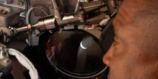 Artemis II: Οι αστροναύτες είδαν την αθέατη πλευρά της Σελήνης, φτάνοντας πιο μακριά από κάθε άλλο άνθρωπο