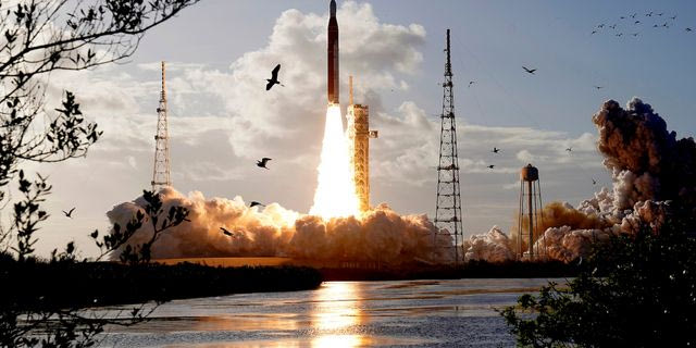 Ιστορική επιστροφή στη Σελήνη – Εκτοξεύθηκε η αποστολή Artemis II της NASA