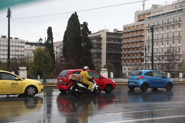 Κίνηση στους δρόμους: Στο “κόκκινο” Κηφισός και Κηφισίας λόγω της κακοκαιρίας