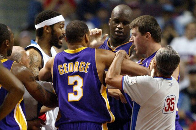 Στο Jail Blazers θα δεις τι πραγματικά έκαναν οι Ουάλας, Ουέλς και Στάνταμαϊρ στο Πόρτλαντ