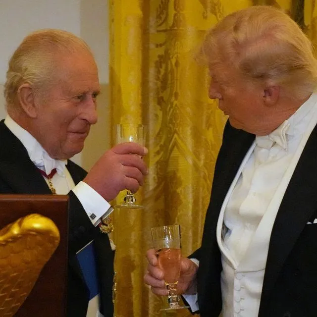 Κάρολος στο Κογκρέσο: Ένας βασιλιάς είπε στον Τραμπ να είναι λιγότερο… βασιλιάς