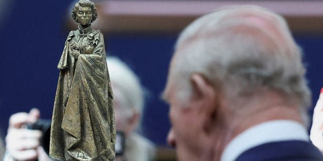 Βρετανία: Ο φόρος τιμής του βασιλιά Καρόλου στην Ελισάβετ που θα γινόταν 100 ετών