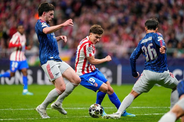 Ατλέτικο – Άρσεναλ 1-1: Δύο πέναλτι έφεραν ισορροπία και άφησαν ανοιχτούς λογαριασμούς