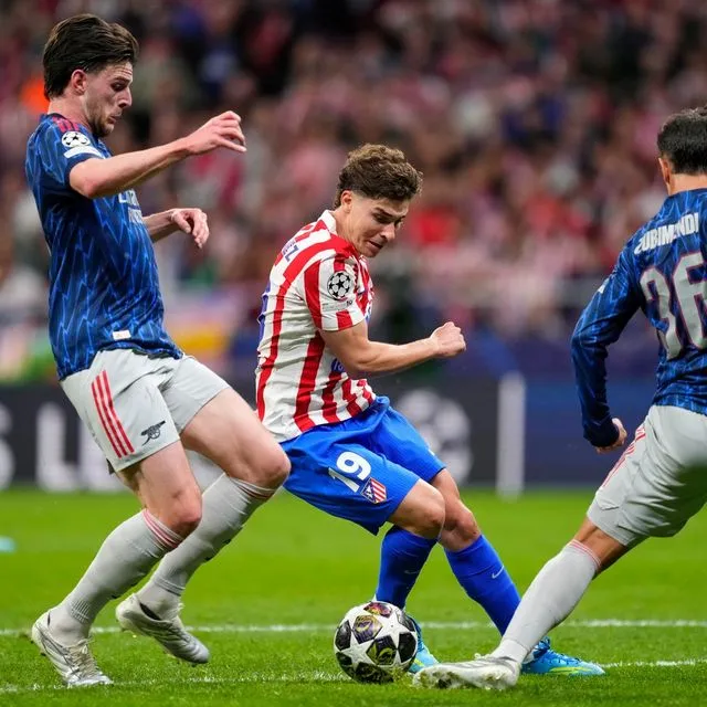 Ατλέτικο – Άρσεναλ 1-1: Δύο πέναλτι έφεραν ισορροπία και άφησαν ανοιχτούς λογαριασμούς