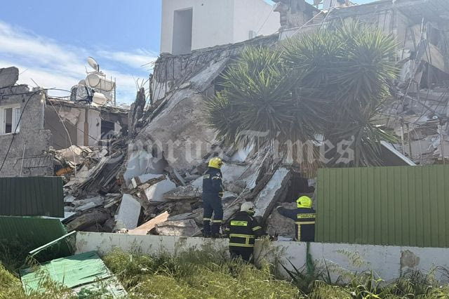 Κύπρος: Ένας νεκρός από την κατάρρευση πολυκατοικίας – Αγωνία για εγκλωβισμένο στα συντρίμμια