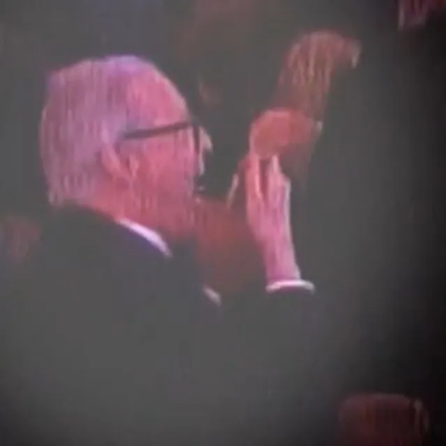 Δήλωση-έπος από τον άνδρα που έτρωγε ατάραχος τη σαλάτα του στο δείπνο του Λευκού Οίκου