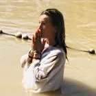 Η Πηγή Δεβετζή για τη βάφτισή της στον Ιορδάνη Ποταμό