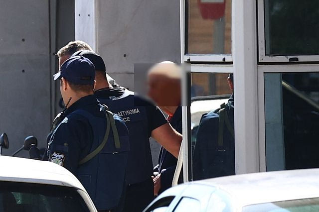 Η μεταγωγή του 89χρονου στον ανακριτή