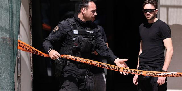 Ένας 89χρονος άνοιξε πυρ με καραμπίνα στον ΕΦΚΑ του Κεραμεικού – Ένας τραυματίας