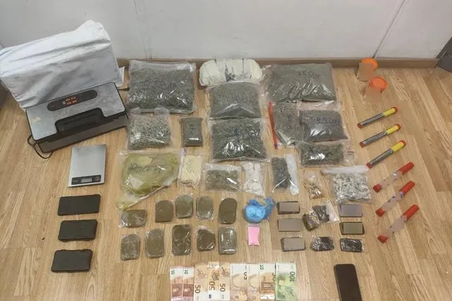 Εντοπίστηκε για πρώτη φορά βούτυρο κάνναβης σε παρτίδα ναρκωτικών που παρέλαβε 27χρονος