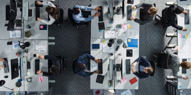 Πώς διαμορφώνονται οι νέοι βασικοί μισθοί στο Δημόσιο – Πίνακες