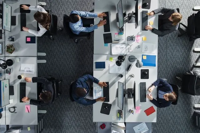 Πώς διαμορφώνονται οι νέοι βασικοί μισθοί στο Δημόσιο – Πίνακες