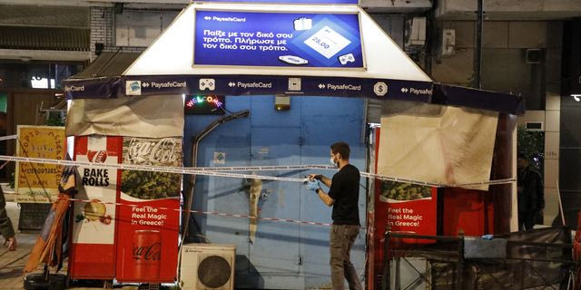 Εξάρχεια: Επίθεση με μαχαίρι σε υπάλληλο περιπτέρου