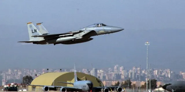 Διασώθηκε ο Αμερικανός πιλότος του F-15 στο Ιράν – “Σφοδρή ανταλλαγή πυροβολισμών”