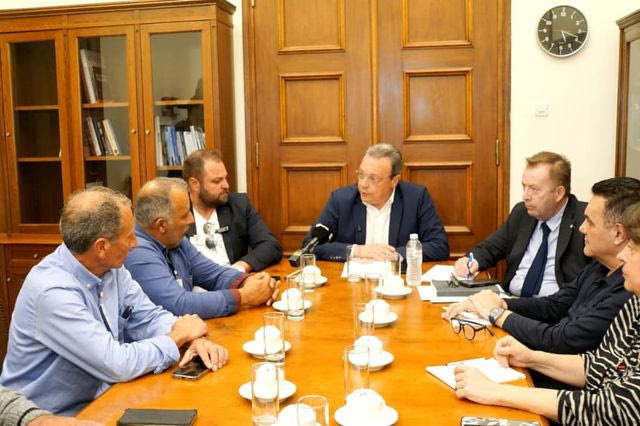 Φάμελλος: Η κυβέρνηση ούτε θέλει ούτε μπορεί να λύσει τα προβλήματα των αλιέων