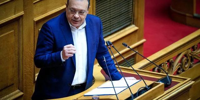 Φάμελλος: “Έχετε χάσει κάθε αξιοπιστία, είστε βουτηγμένοι στα σκάνδαλα και την διαφθορά”