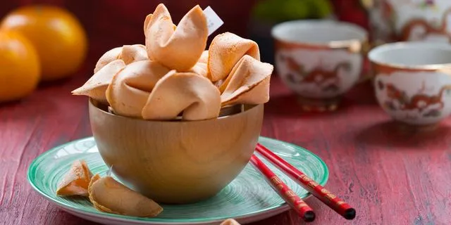 Κι όμως, τα fortune cookies δεν προέρχονται από εκεί που νομίζεις