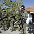 Γερμανία: Χρειάζονται όντως οι άνδρες άδεια από τον στρατό για να ταξιδέψουν στο εξωτερικό;