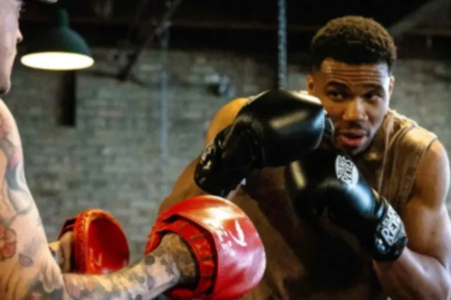 Ο Γιάννης Αντετοκούνμπο μπήκε στο ρινγκ και έβαλε τα γάντια της πυγμαχίας