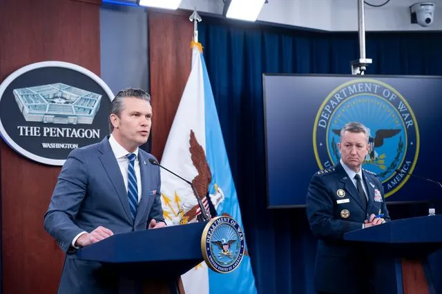 Πιτ Χέγκσεθ και Νταν Κέιν