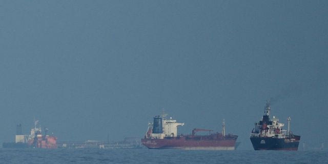 WSJ: Η Σ. Αραβία πιέζει τις ΗΠΑ να άρουν το μπλόκο στο Ορμούζ γιατί φοβάται τα χειρότερα