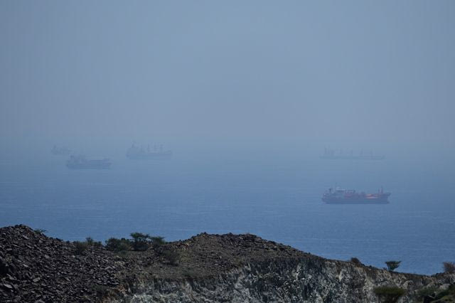 Δεξαμενόπλοια στα Στενά του Ορμούζ