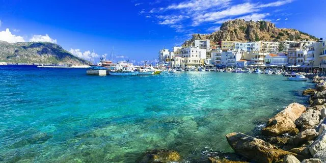 Ποιο ελληνικό νησί είναι ο απόλυτος προορισμός, σύμφωνα με διεθνή ΜΜΕ