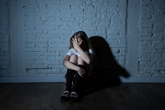 Πατέρας θύματος bullying αφηγείται πώς νόμοι και αστυνομία τιμωρούν το θύμα
