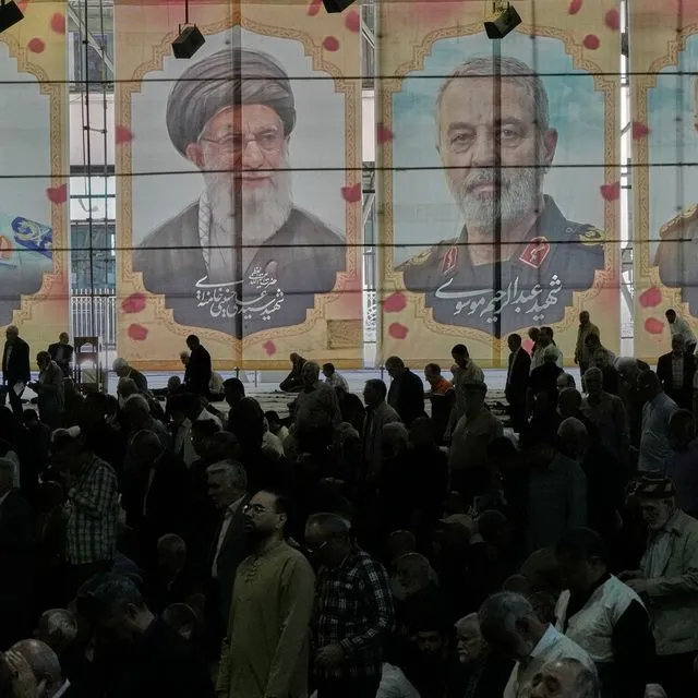 Financial Times: Διχασμός στο εσωτερικό του Ιράν για τις συνομιλίες με τις ΗΠΑ