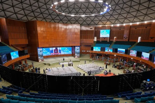 Πακιστάν: Στο ίδιο τραπέζι ΗΠΑ και Ιράν για το τέλος του πολέμου στη Μ. Ανατολή