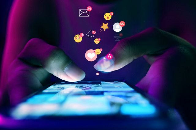 Σκρολάρισμα στα social media